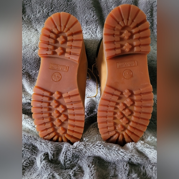 6" Timberland  Waterproof Boots in Wheat Nunuck Size 7 US - Picture 8 of 12